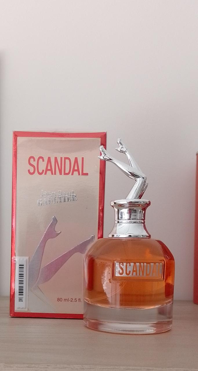 SCANDAL DAMA CAJA